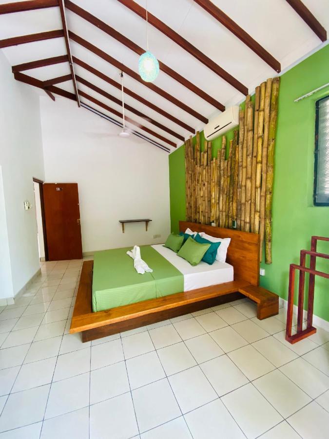 Hotel Surf N Spice - Hiriketiya Dikwella Sur Exterior foto